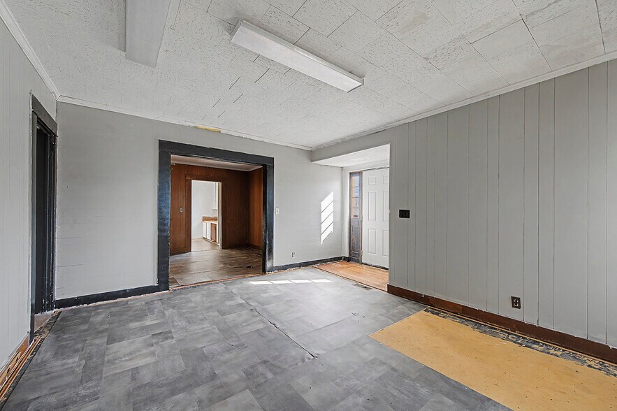 More Photos Of 12837 Magnolia St, Blakely Office For Sale