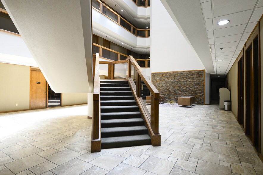 More Photos Of 110 W Louisiana St, Midland Office For Lease