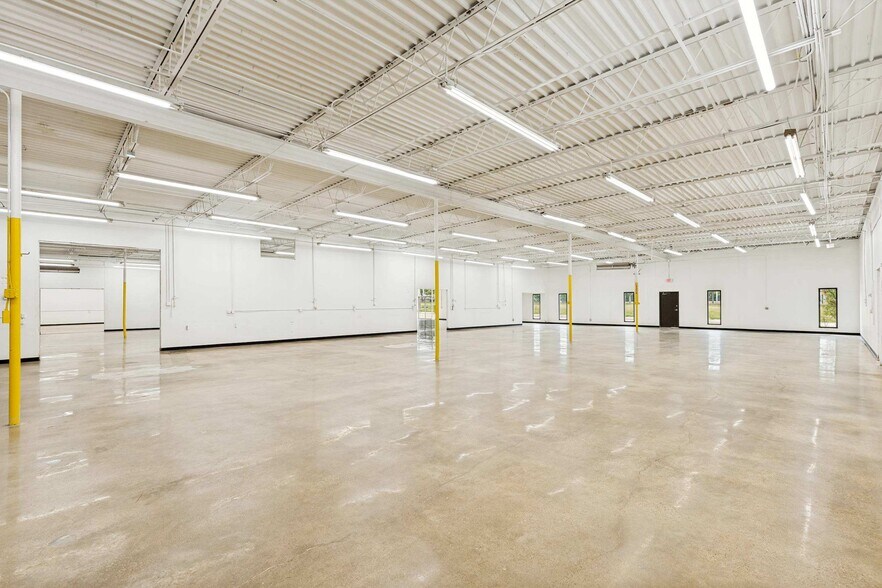 More Photos Of 417 N Interurban St, Richardson Warehouse For Sale
