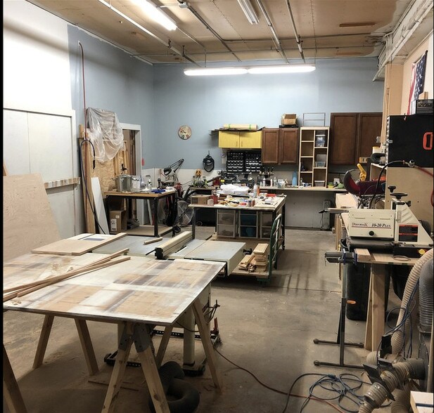 More Photos Of 701 1st St, Farmington Warehouse For Sale