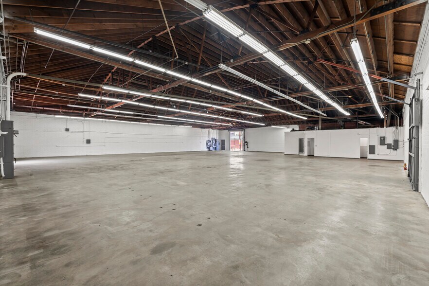 More Photos Of 3301 Maple Ave, Los Angeles Unknown For Lease