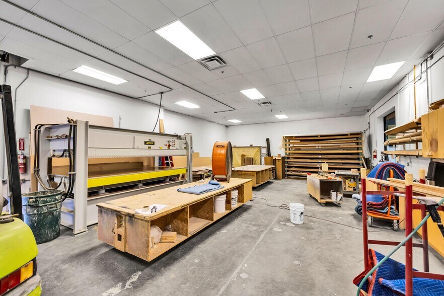 More Photos Of 54465 29 Palms Highway, Yucca Valley Warehouse For Sale