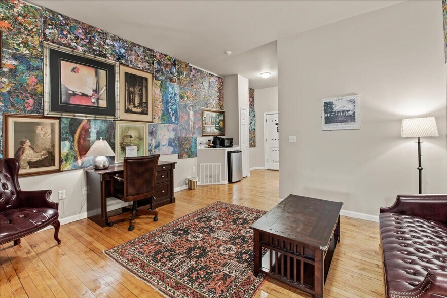 More Photos Of 49 Florida Ave, Amsterdam Hospitality For Sale