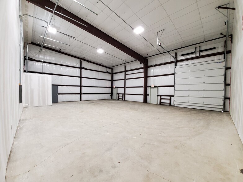 More Photos Of 5103 Unicon Dr, Wake Forest Industrial For Lease
