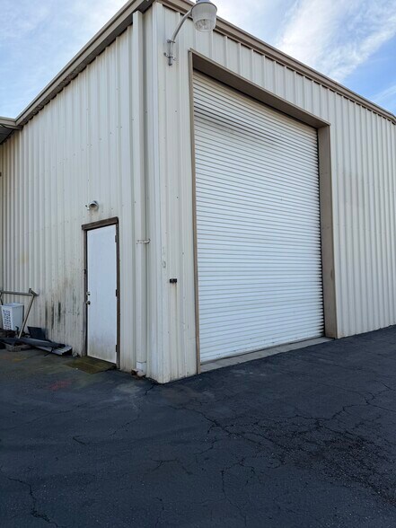 More Photos Of 1702 Ackerman Dr, Lodi Warehouse For Lease