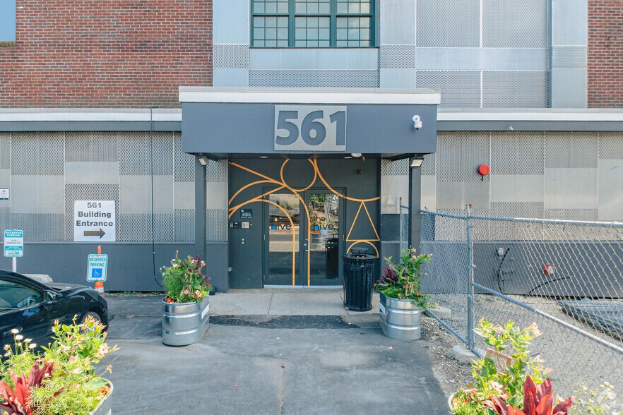 More Photos Of 561 Windsor St, Somerville Office For Lease