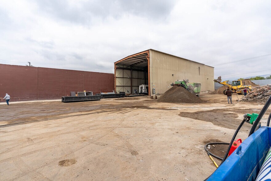 Primary Photo Of 9760 Glenoaks Blvd, Sun Valley Land For Lease