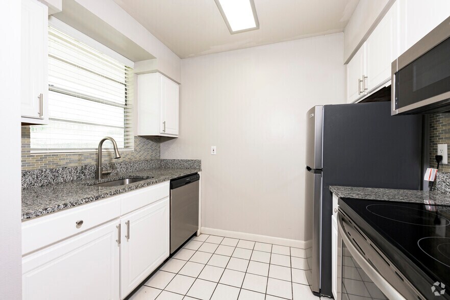 More Photos Of 1400 S Nova Rd, Daytona Beach Apartments For Sale