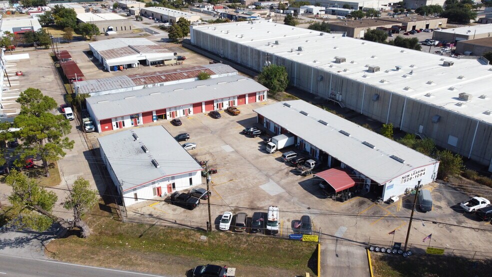 More Photos Of 13200 Hempstead Hwy, Houston Unknown For Lease