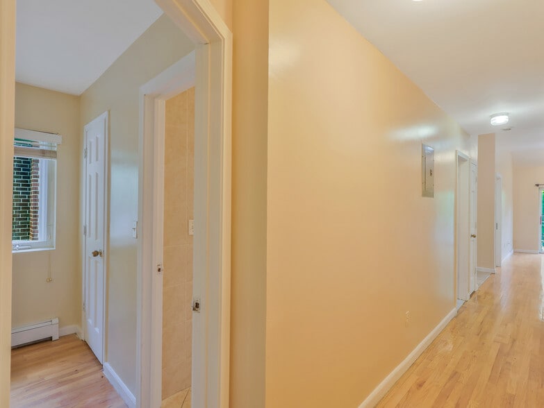 More Photos Of 8666 Midland Pky, Jamaica Multifamily For Sale