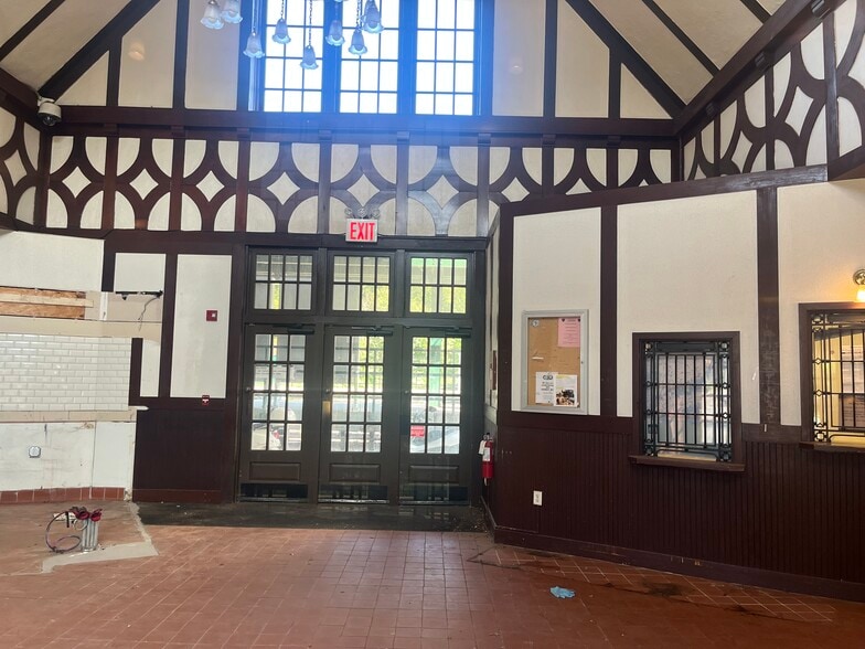 More Photos Of 1 Fenimore Ave, Hartsdale General Retail For Lease