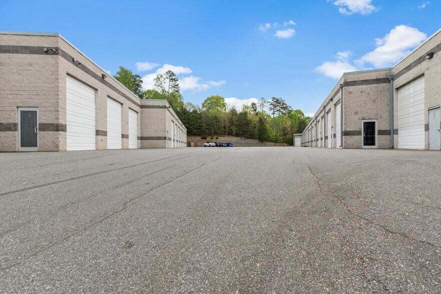 More Photos Of 295 Cayuga Dr, Mooresville Industrial For Sale