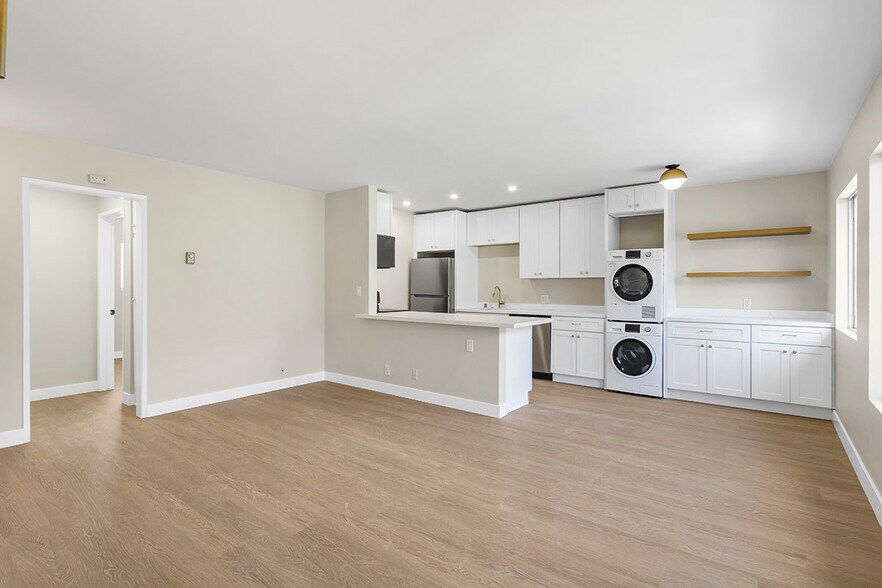 More Photos Of 3020 E 3rd St, Long Beach Apartments For Sale