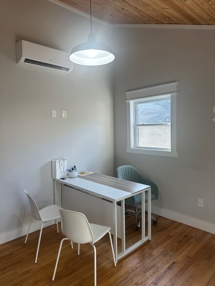 More Photos Of 1320 Haywood Rd, Greenville Office For Sale