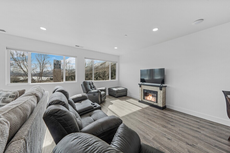 More Photos Of 1929 US-395, Gardnerville Apartments For Sale