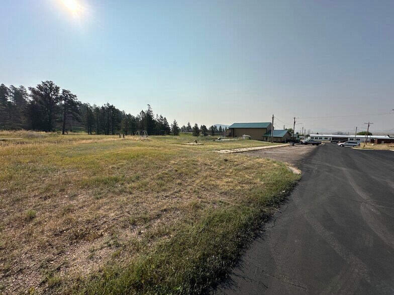 More Photos Of 130 Commercial Ln, Sundance Office For Sale