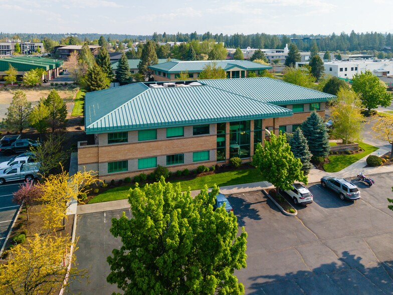 More Photos Of 296 SW Columbia St, Bend Office For Sale
