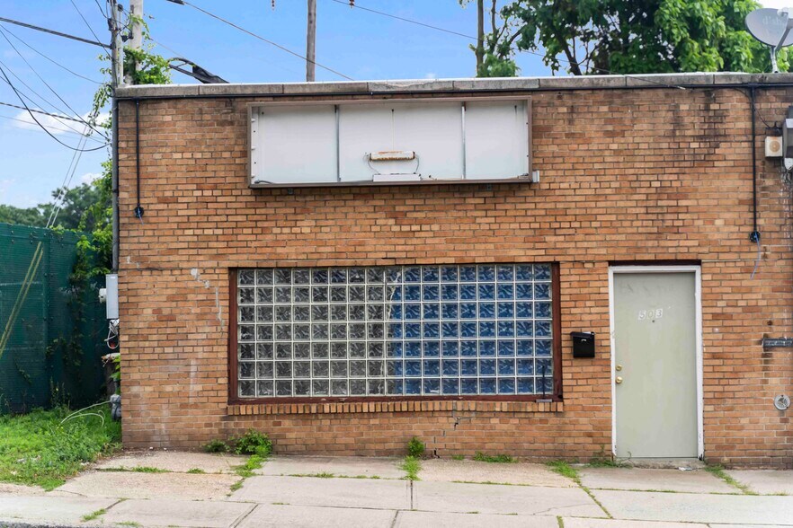 More Photos Of 507 Eagle Ave, West Hempstead Freestanding For Sale