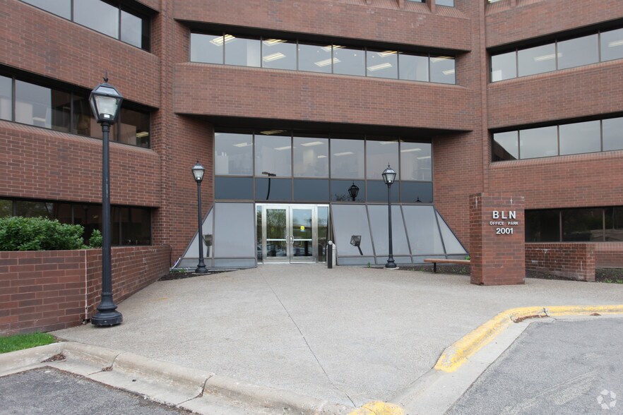 More Photos Of 2001 Killebrew Dr, Bloomington Office For Lease