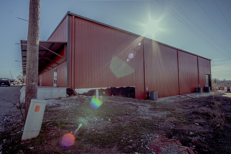 More Photos Of 103 N. Clarady, Wanette Industrial For Sale