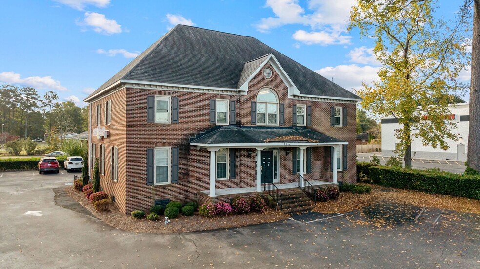 More Photos Of 706 N Berkeley Blvd, Goldsboro Freestanding For Sale