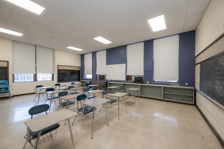 More Photos Of 200 S Oak Park Ave, Oak Park Schools For Sale