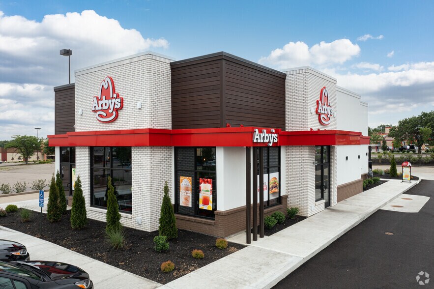 Primary Photo Of 11470 Princeton Pike, Springdale Fast Food For Sale