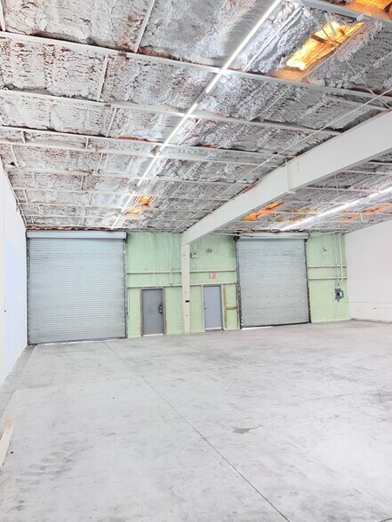 More Photos Of 3942 Arnold Ave, Naples Unknown For Lease