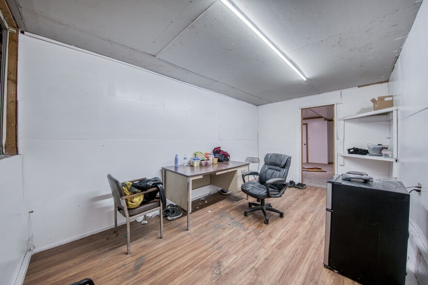 More Photos Of 1080 3rd Ave, North Versailles Warehouse For Sale