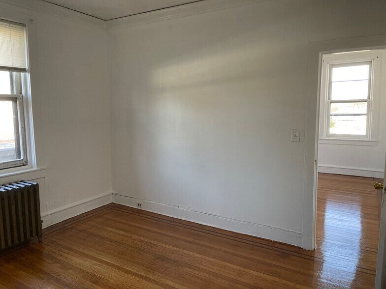 More Photos Of 158 S White Horse Pike, Audubon General Retail For Sale