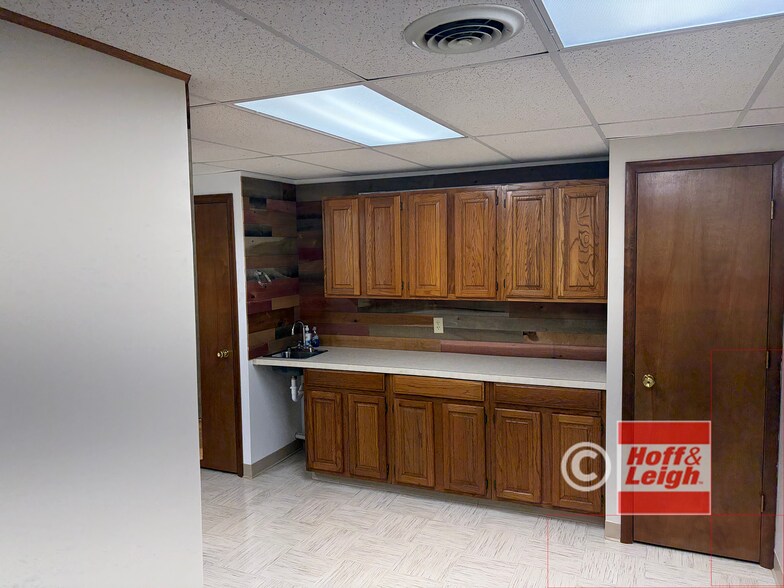 More Photos Of 835 Southeast Ave, Tallmadge Office For Lease