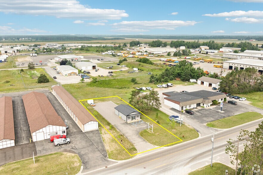 More Photos Of 1848 Dickerson Rd, Gaylord General Retail For Sale