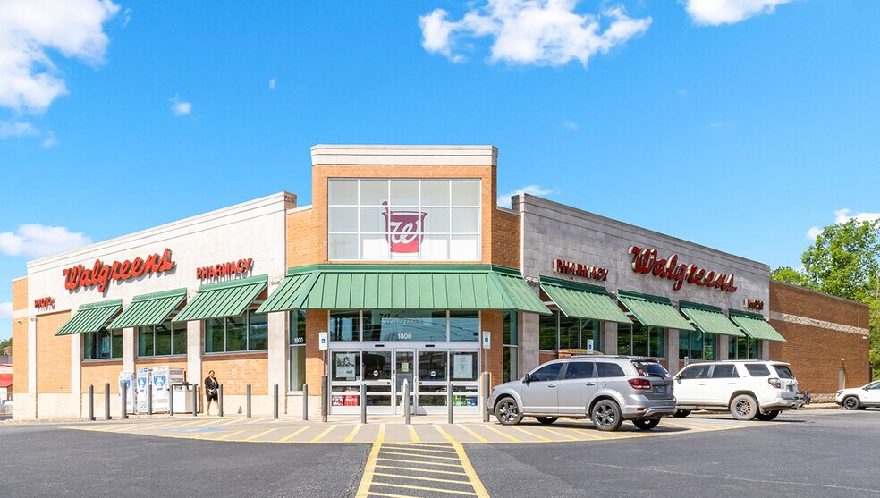 Primary Photo Of 1800 Airport Rd, Hot Springs Drugstore For Sale