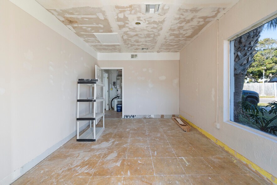 More Photos Of 599 Sherwood Ave, Satellite Beach General Retail For Lease