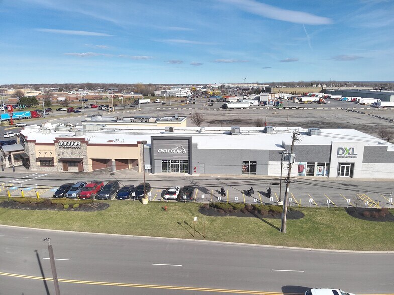 More Photos Of 2015 Walden Ave, Cheektowaga Freestanding For Sale