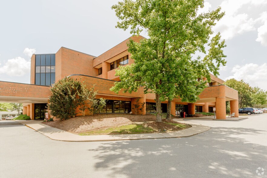 More Photos Of 5111 Maryland Way, Brentwood Medical For Lease