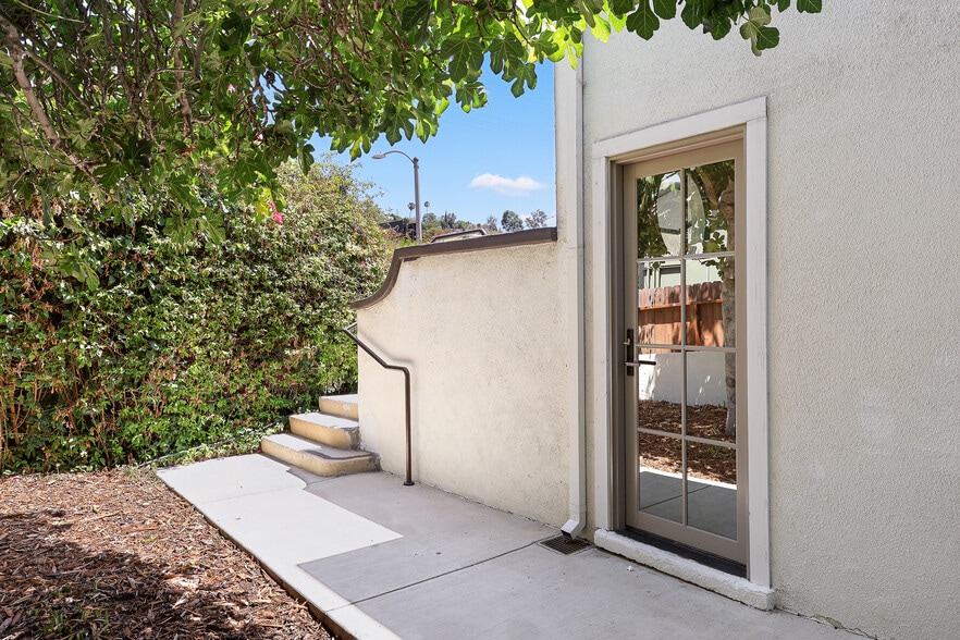 More Photos Of 1913-1915 Hyperion Ave, Los Angeles Loft Creative Space For Sale