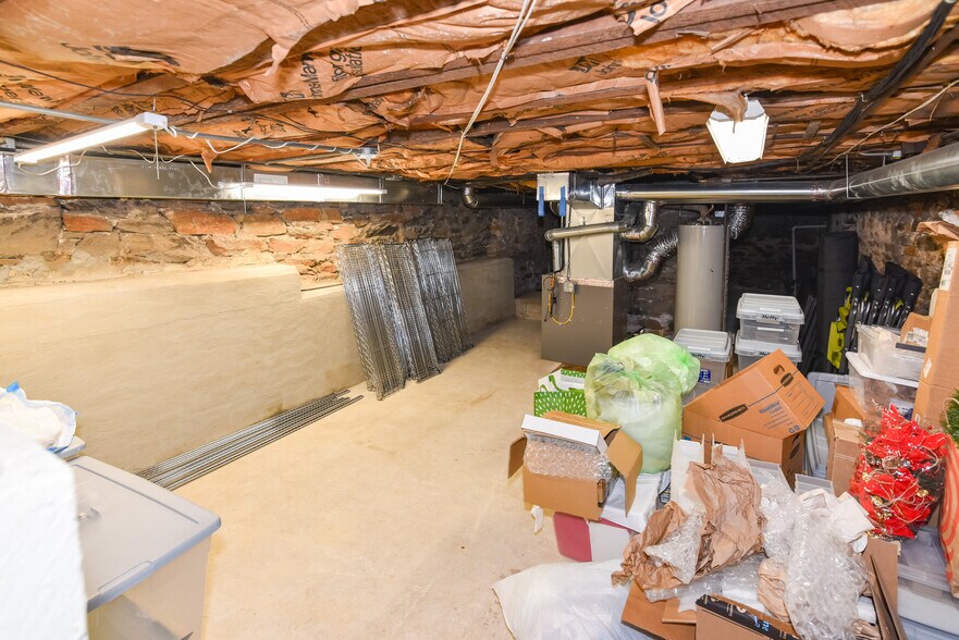 More Photos Of 3545 Chestnut Ave, Baltimore Office For Sale