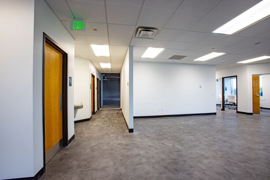 More Photos Of 5610 Ward Rd, Arvada Light Manufacturing For Sale