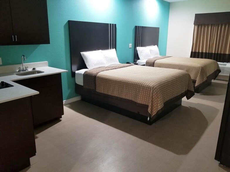 More Photos Of 5525 7th St, Bay City Hotel For Sale