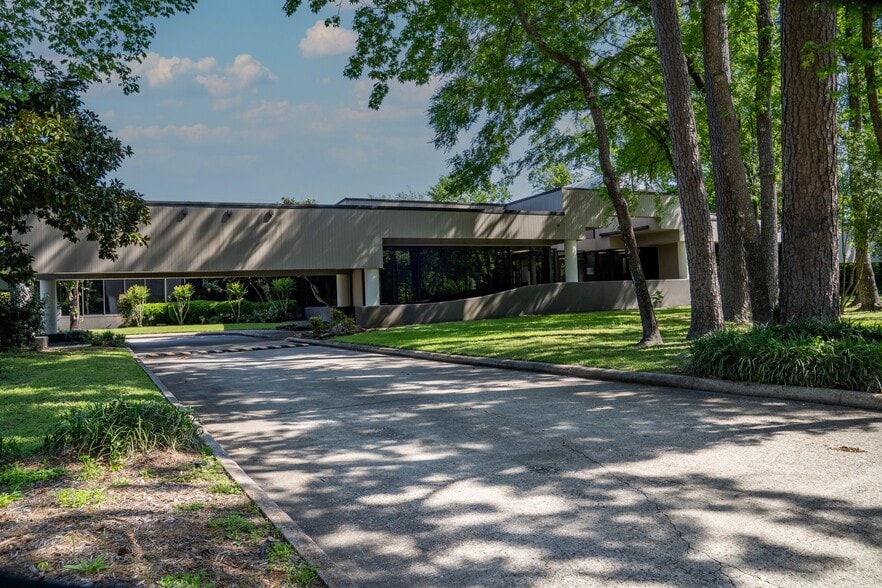 Primary Photo Of 1849 Kingwood Dr, Kingwood Office For Lease