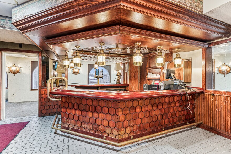 More Photos Of 388 W 9th Ave, Saint Paul Park Restaurant For Sale