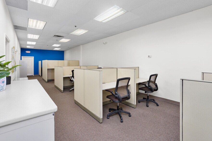 More Photos Of 1702 Mount Holly Rd, Burlington Freestanding For Lease