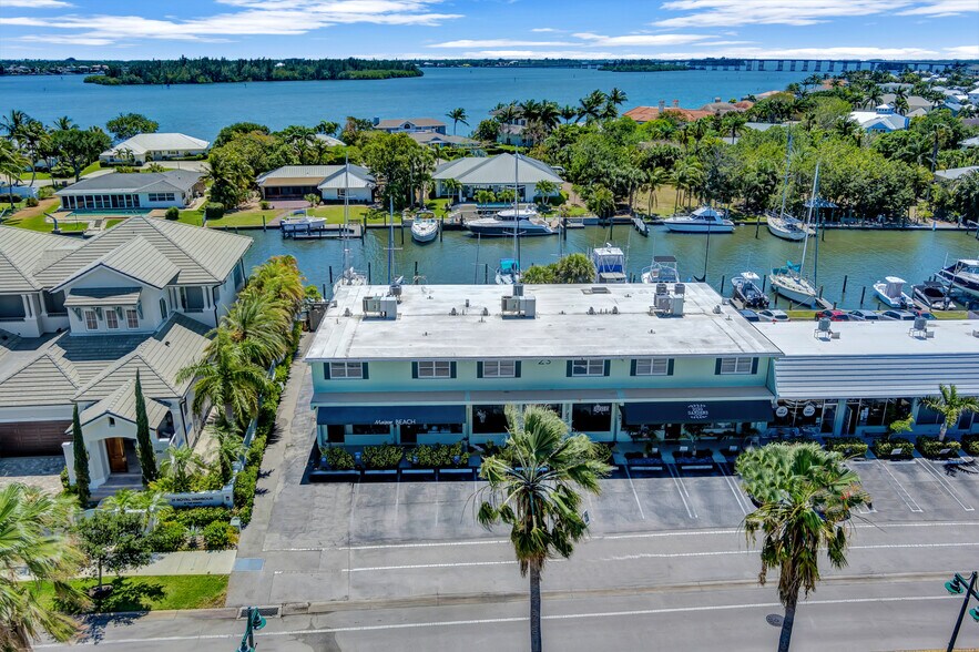 Primary Photo Of 23 Royal Palm Pointe, Vero Beach Restaurant For Sale