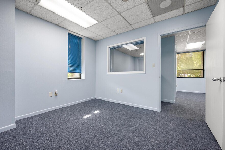 More Photos Of 2953 E 63rd Ave, Bradenton Warehouse For Sale