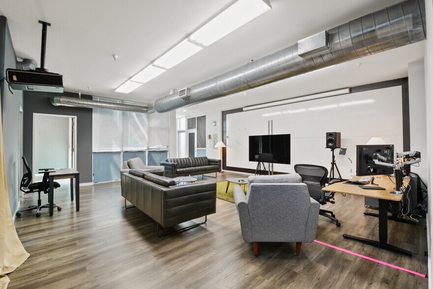 More Photos Of 2332 Cotner Ave, Los Angeles Loft Creative Space For Lease