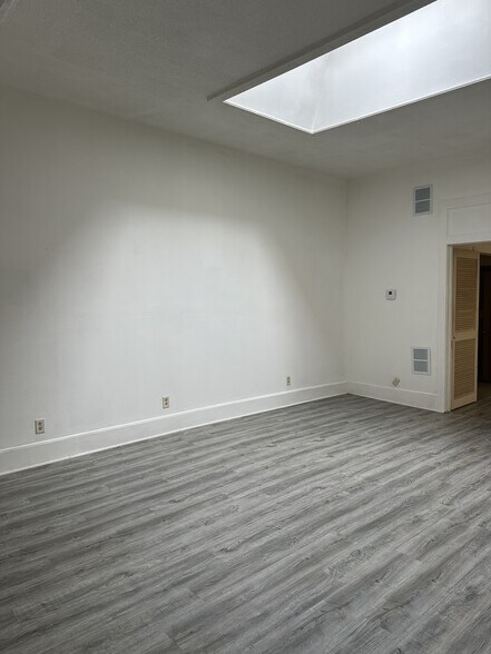 More Photos Of 210 N Main St, Clarion Drugstore For Sale