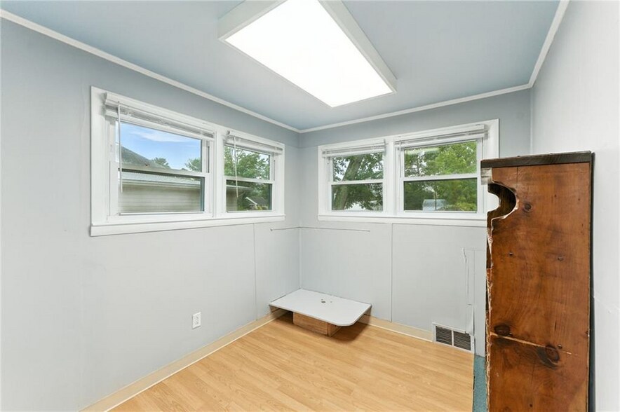 More Photos Of 2789 Post Rd, Warwick Office Residential For Sale