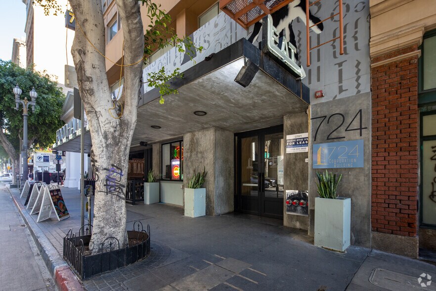 More Photos Of 724 S Spring St, Los Angeles Loft Creative Space For Lease