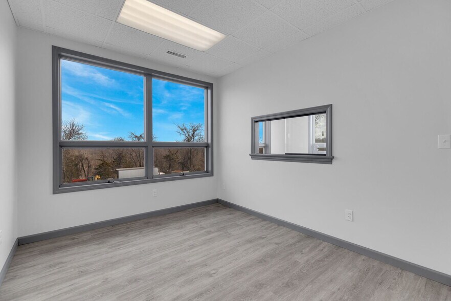 More Photos Of 75 Commerce Cir, Durham Service For Lease